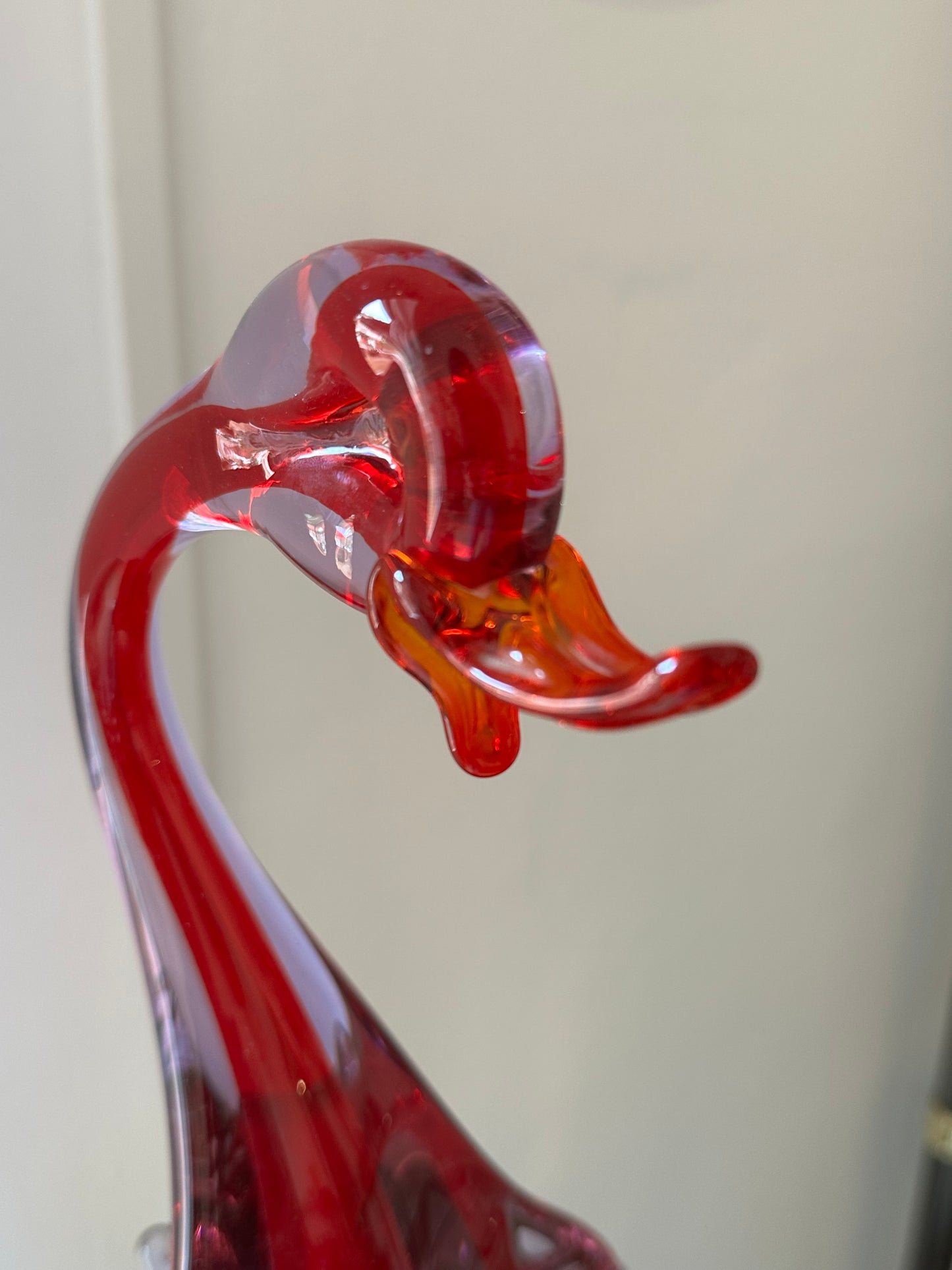 Figura decorativa de pato en cristal de Murano rojo y ámbar