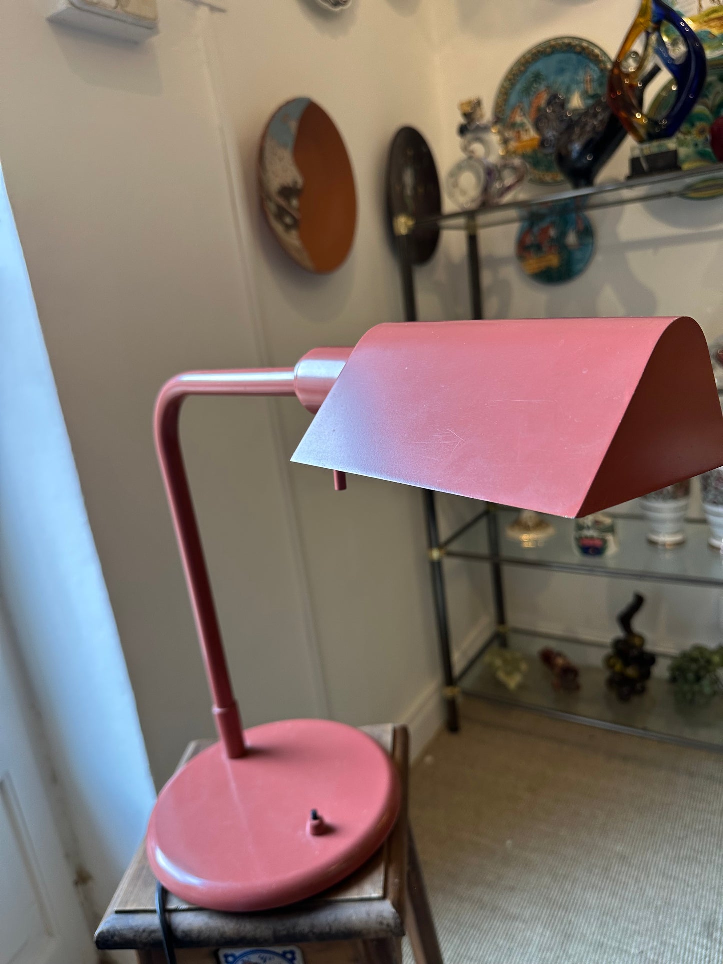 Lámpara de mesa rosa vintage estilo industrial