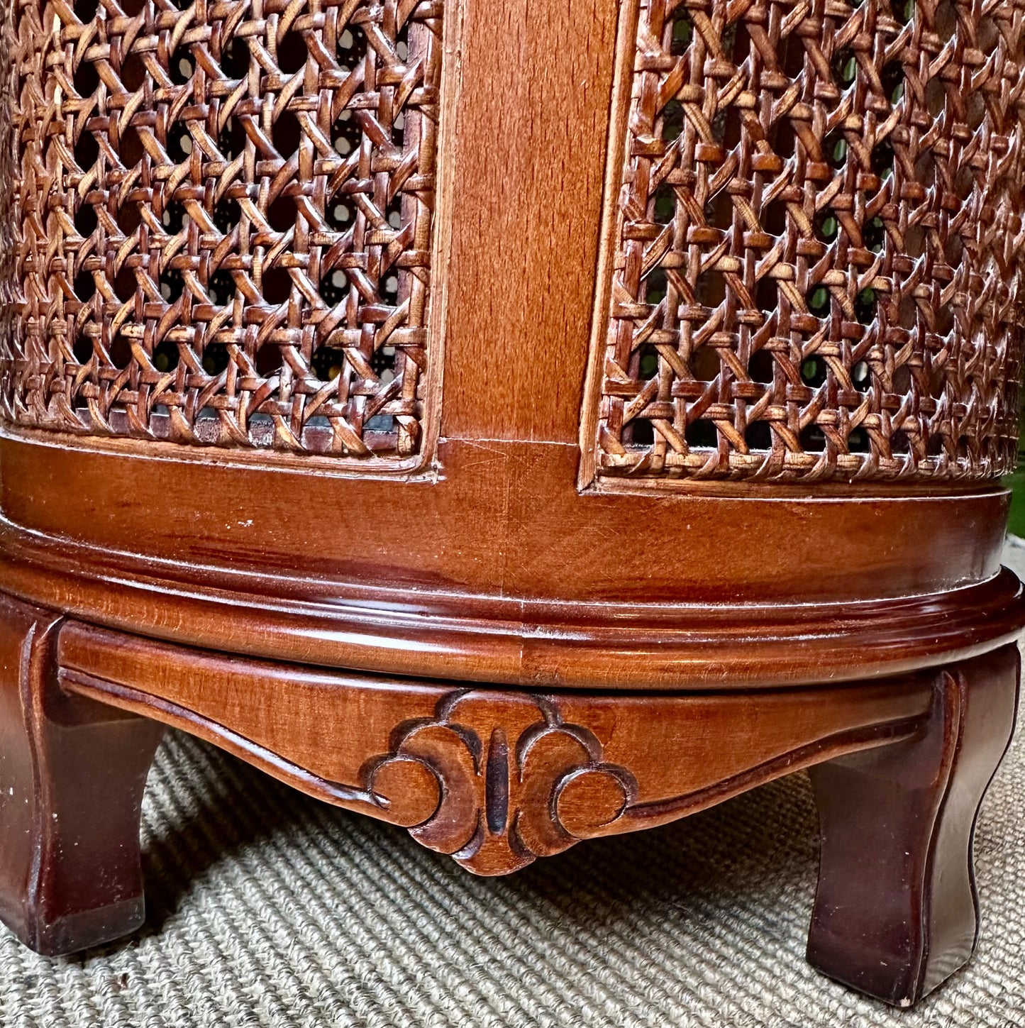 Revistero / Paragüero Vintage de Madera y Ratán – Años 60