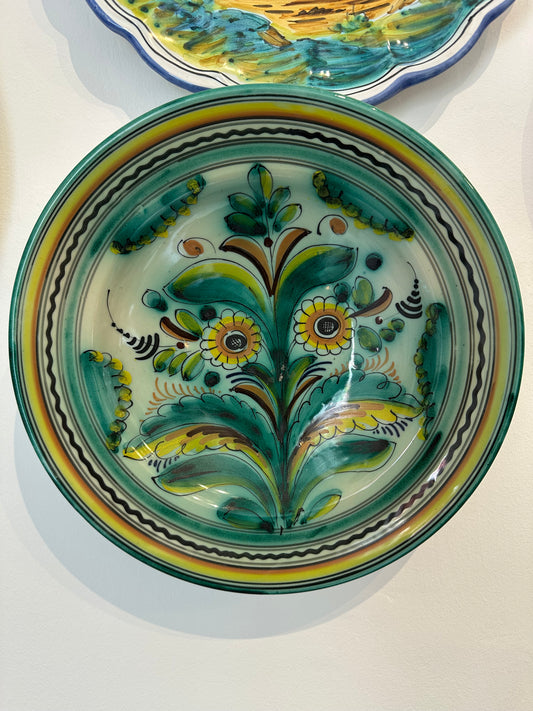Plato cerámico decorativo “Fanguino” con motivos florales