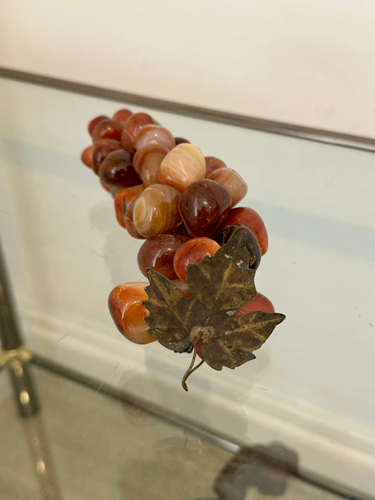 Racimo de Uvas Decorativo en Ágata Pulida – Escultura de Piedra Natural Vintage